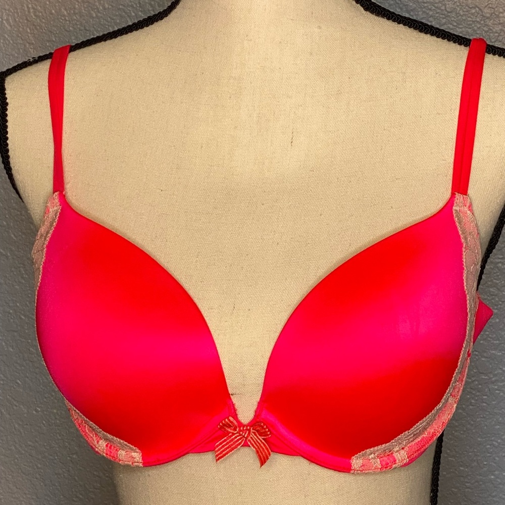 Victoria’s Secret very sexy padded bra